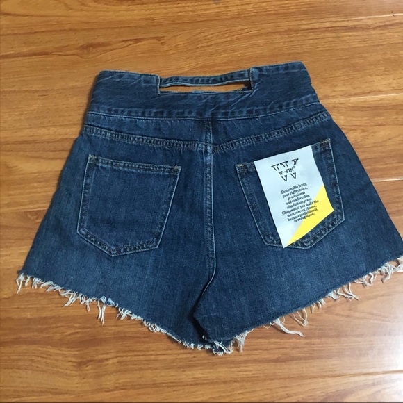 denim & homme Pants - Denim & Homme Cut Offs Jean Shorts Size Small New peekaboo back open back